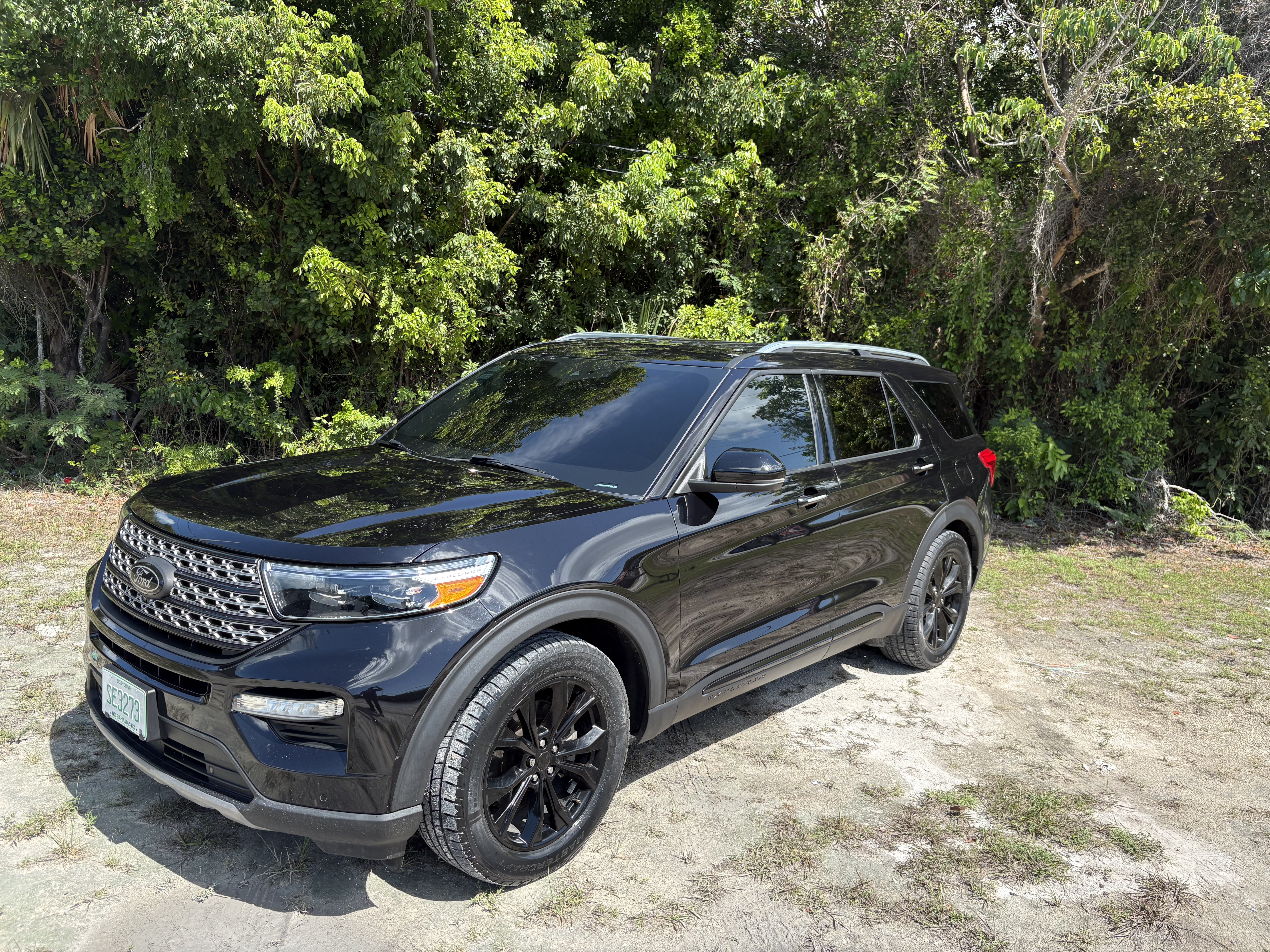 2022 Ford Explorer Limited — driver-side profile