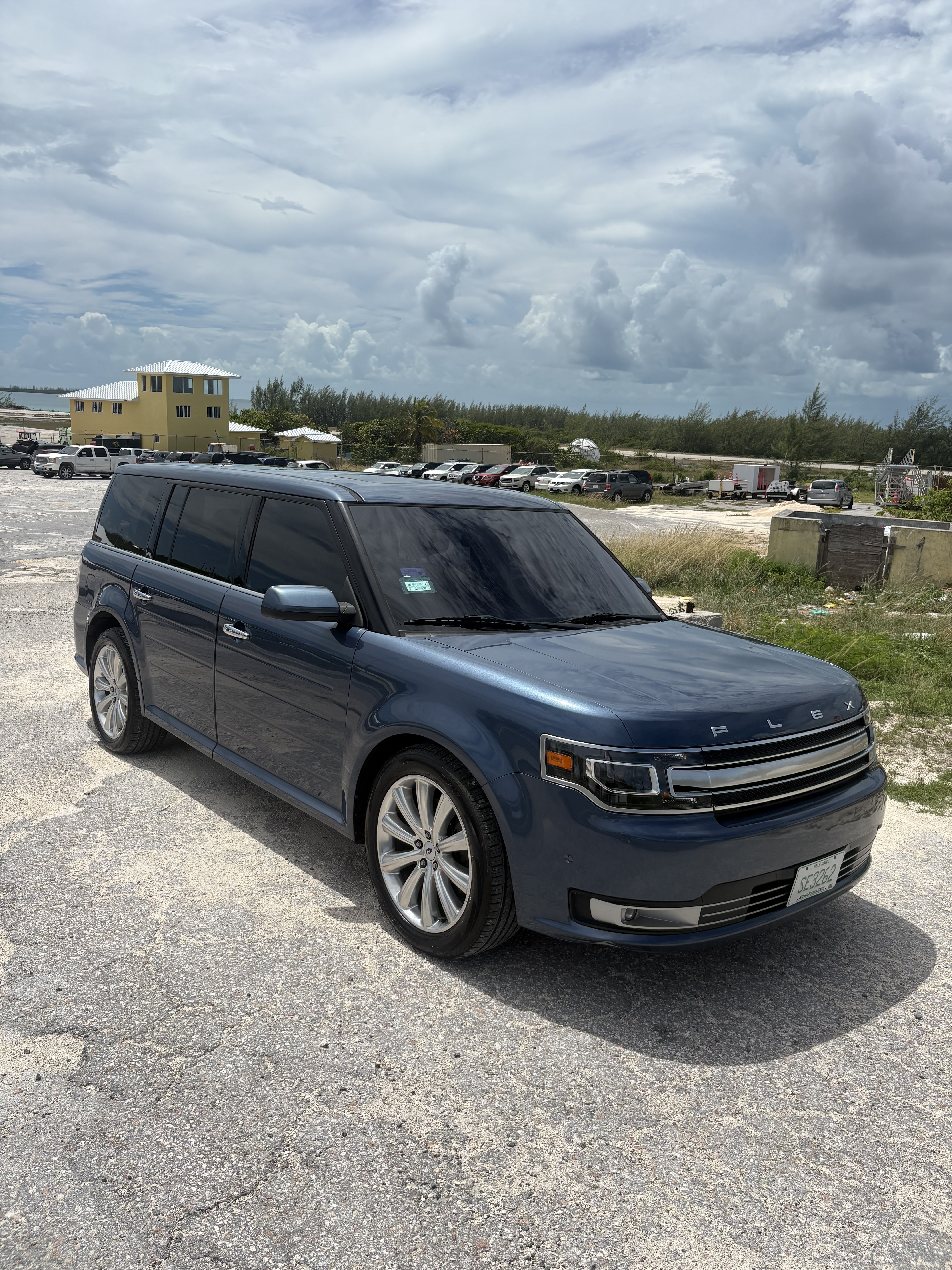 Ford Flex premium SUV — front three-quarter view
