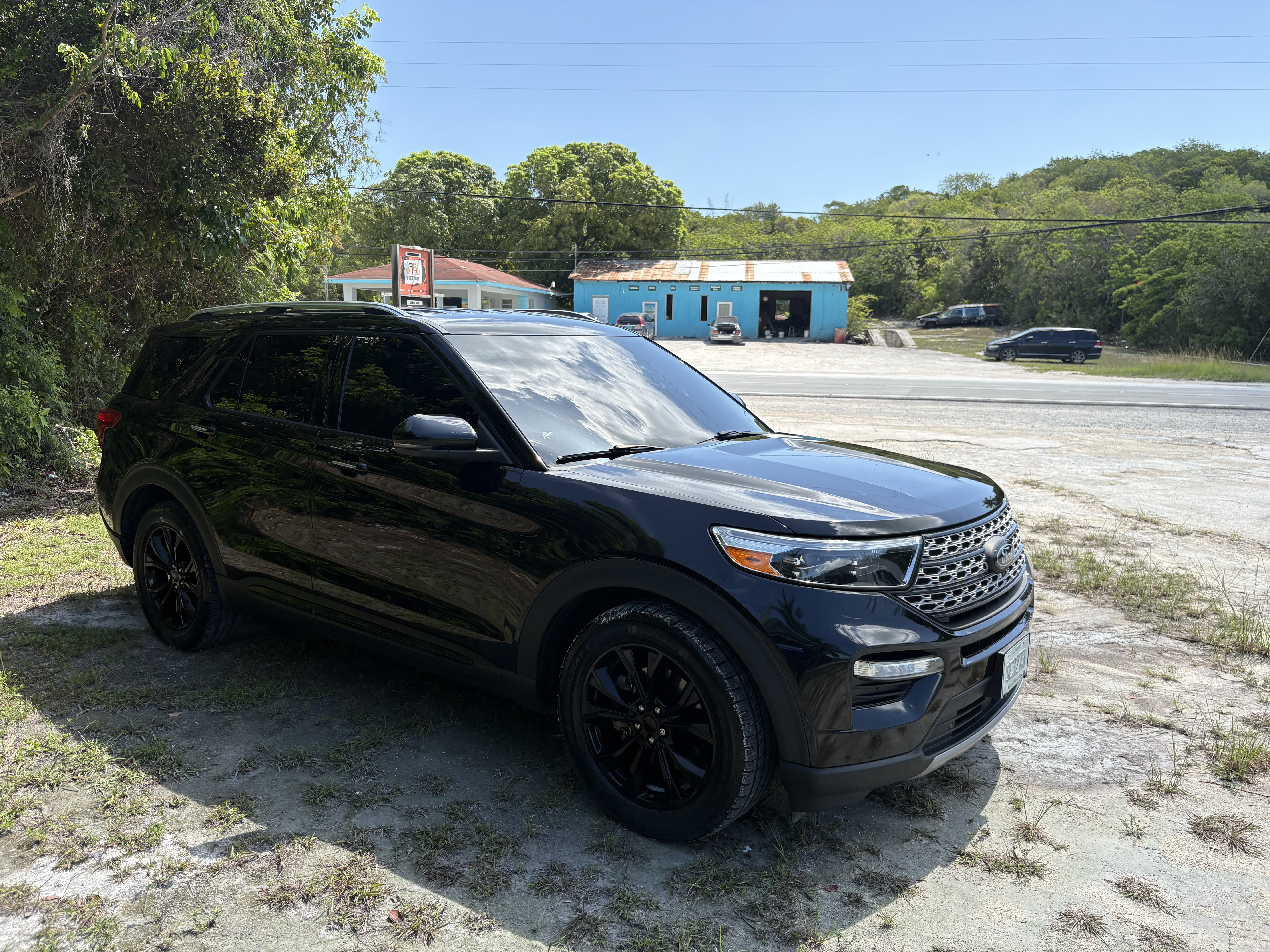 2022 Ford Explorer Limited — front three-quarter view